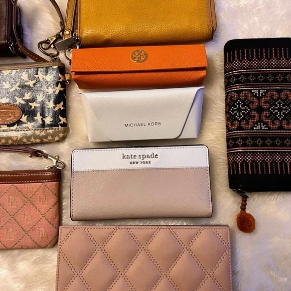 Bundled Wallets and Sunglasses Cases - Picture 2 of 7